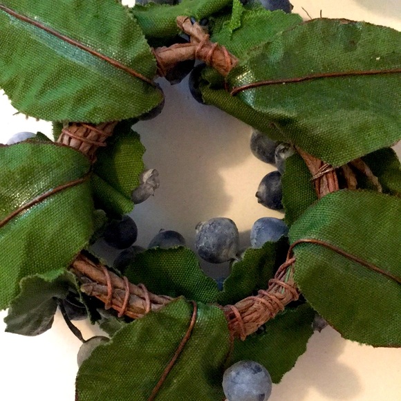 Decorative Fruit Accent 4 pieces NEW - Picture 11 of 13